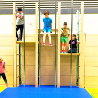 Großgerätetag an der Ludwig-Uhland-Schule: Bewegung, Mut und ganz viel Spaß