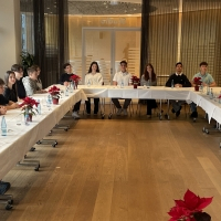 Unsere 8er und 9er beim Knigge-Seminar in der Sparkasse - piekfein, perfekt, pompös